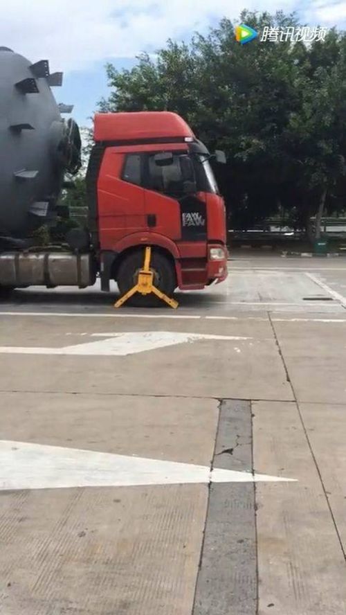 大件運輸在路上 谷物銷售中的霸氣運輸鏈